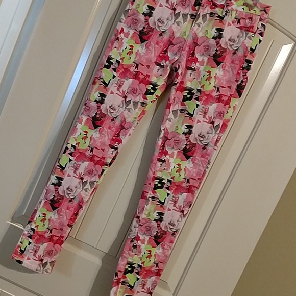 Justice premium girls floral print stretch jeans. - Picture 3 of 7